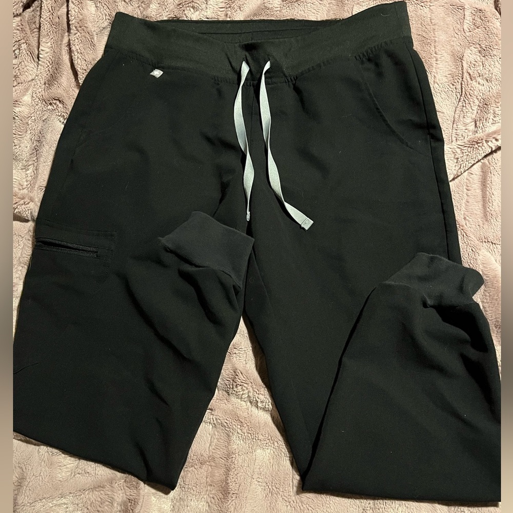 Figs scrubs. Black. Medium Petite